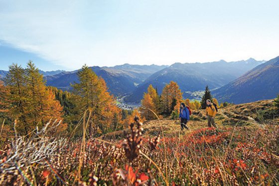 Familienhotel_1739Cz_R6_Davos_Wandern_Schatzalp_Herbst_1530329356047