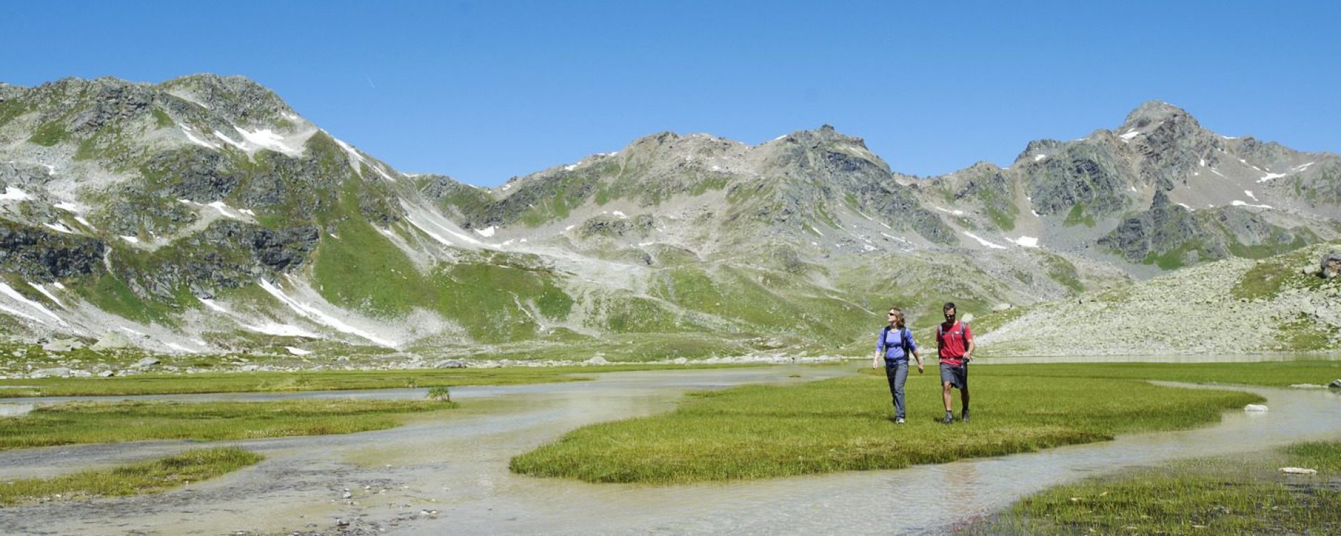 Aparthotel-Wandern quer (C)StefanSchlumpf
